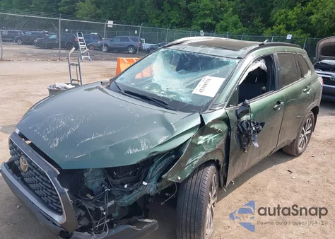 2023 Toyota Corolla Cross Xle z USA, uszkodzony, nr VIN 7MUDAABG0PV053535